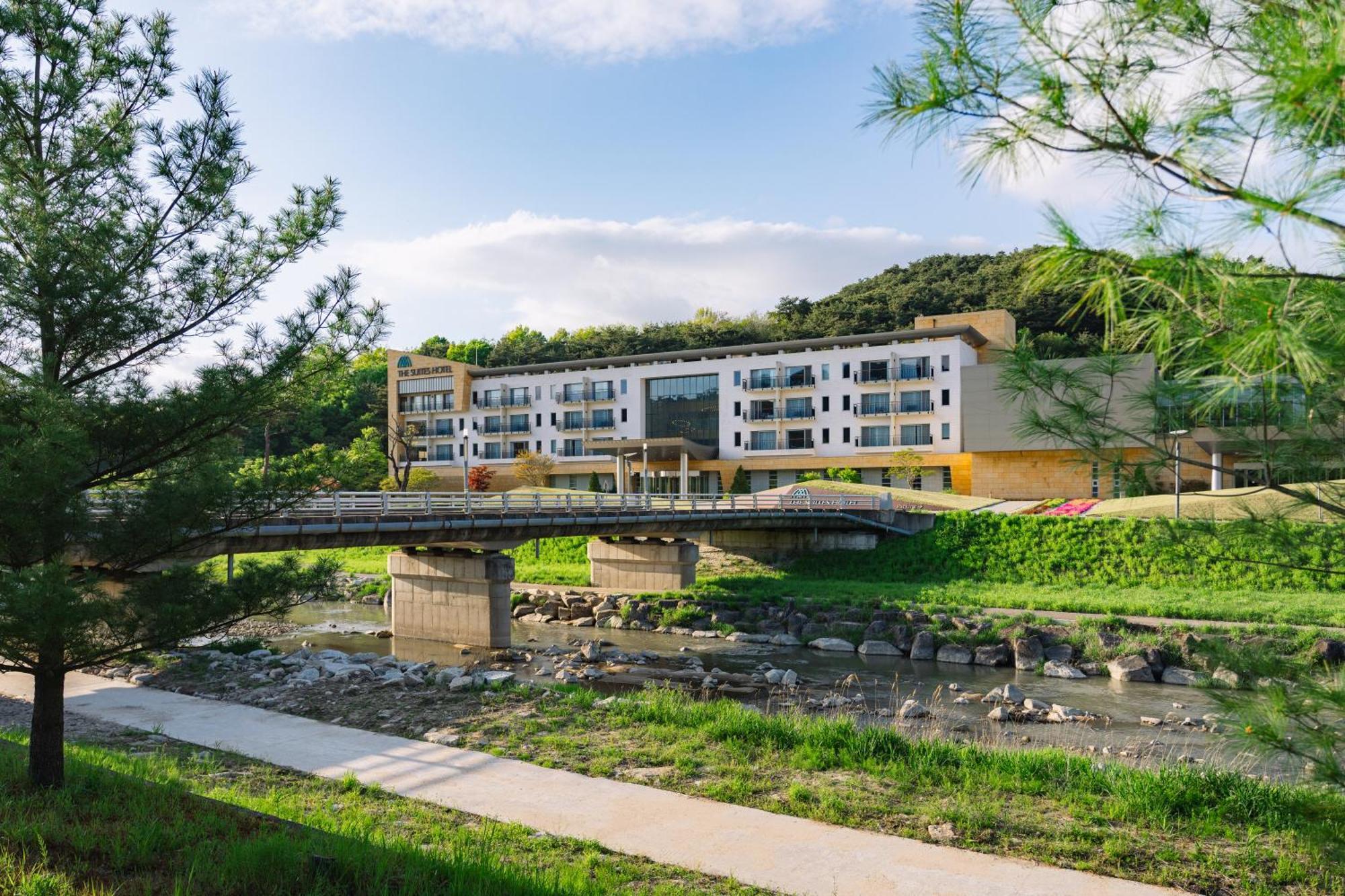 The Suites Hotel Namwon Esterno foto